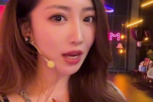 佳依：湖人赢球了！找我姐小七要个红包